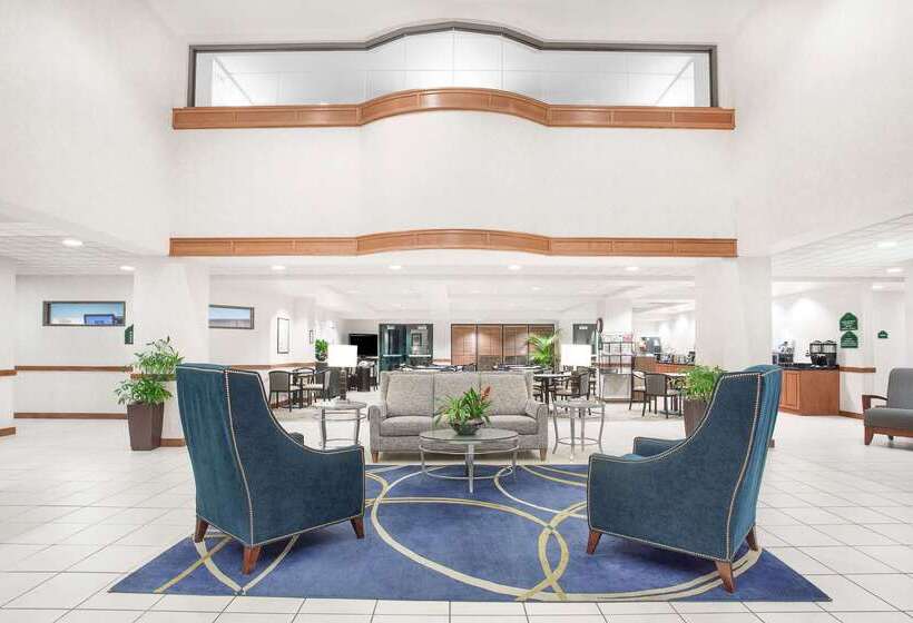 فندق Wingate By Wyndham Green Bay