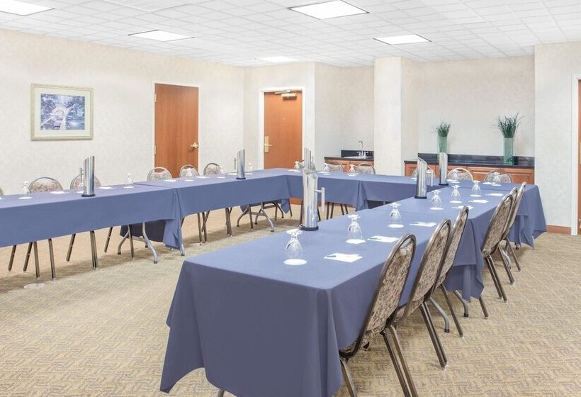 فندق Wingate By Wyndham Green Bay