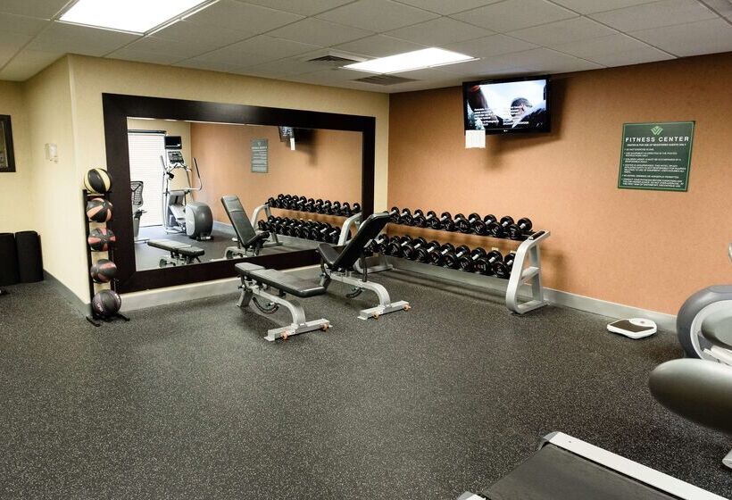 בית מלון כפרי Spark By Hilton Greensboro