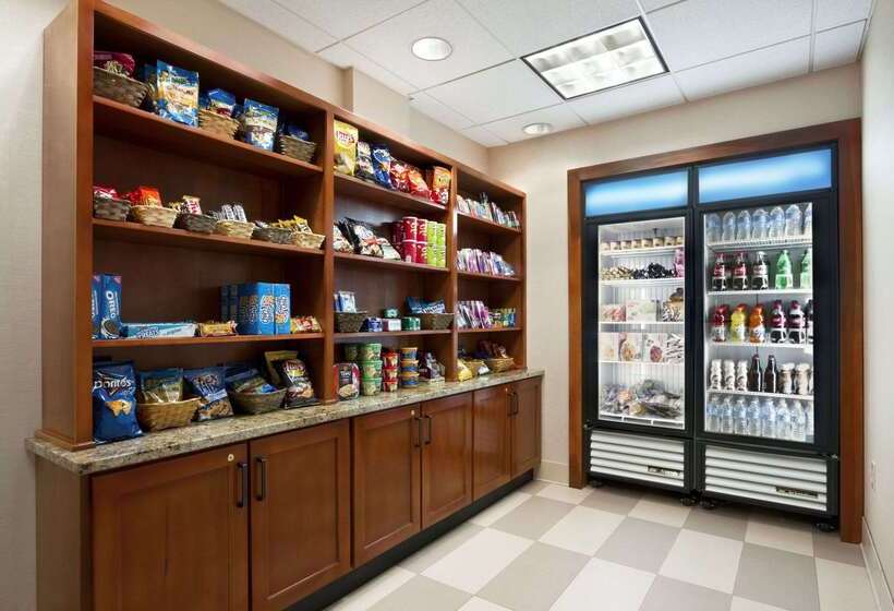 בית מלון כפרי Spark By Hilton Greensboro