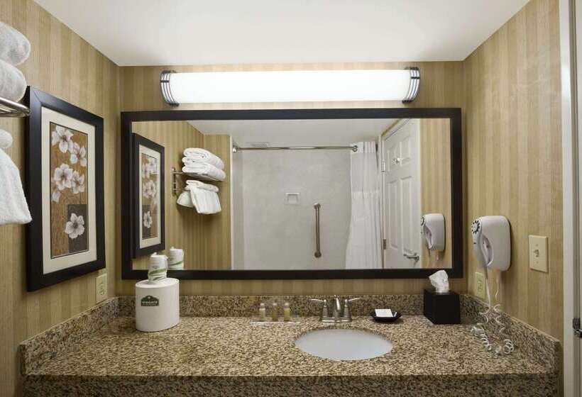 בית מלון כפרי Spark By Hilton Greensboro