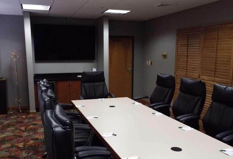 בית מלון כפרי Spark By Hilton Greensboro