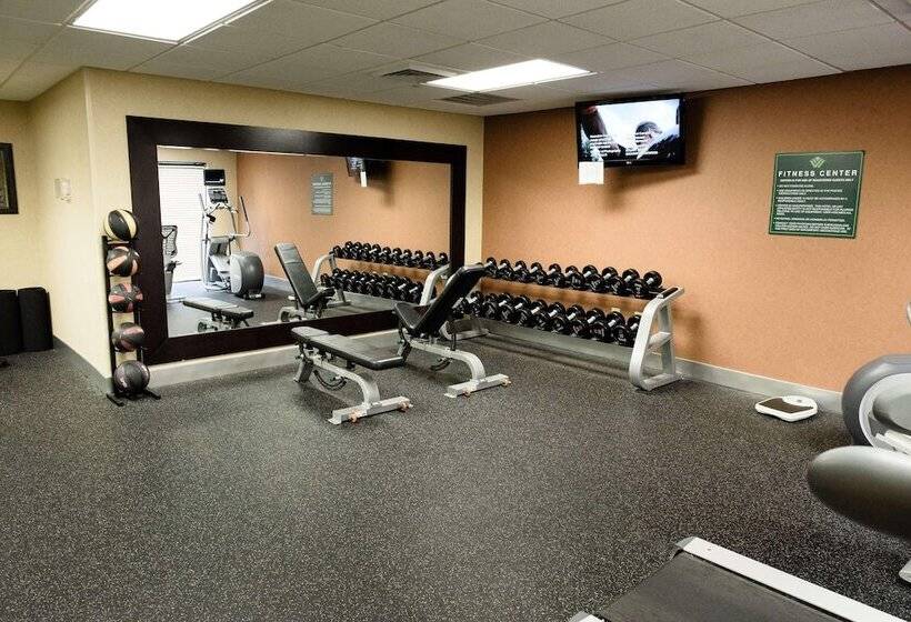 בית מלון כפרי Spark By Hilton Greensboro