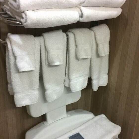 בית מלון כפרי Spark By Hilton Greensboro