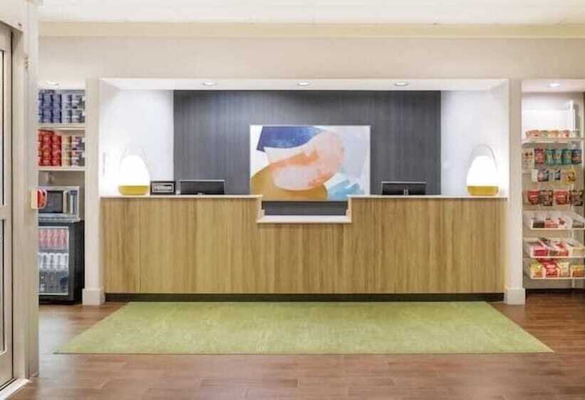 בית מלון כפרי Spark By Hilton Greensboro