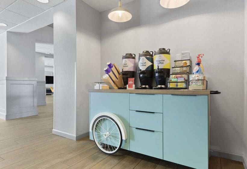 בית מלון כפרי Spark By Hilton Greensboro