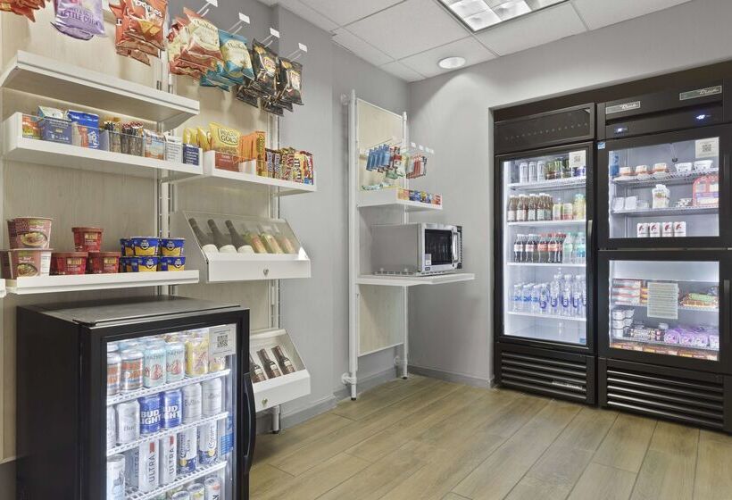 בית מלון כפרי Spark By Hilton Greensboro