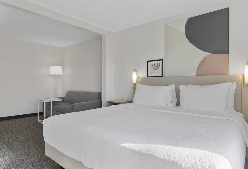 هتل Spark By Hilton Greensboro