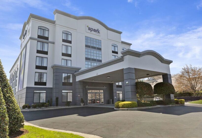 בית מלון כפרי Spark By Hilton Greensboro