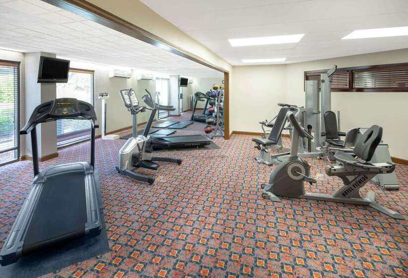 ホテル Wingate By Wyndham Greenville Airport