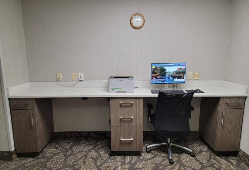 ホテル Wingate By Wyndham Greenville Airport