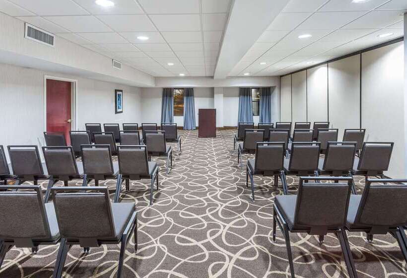 Отель Wingate By Wyndham High Point