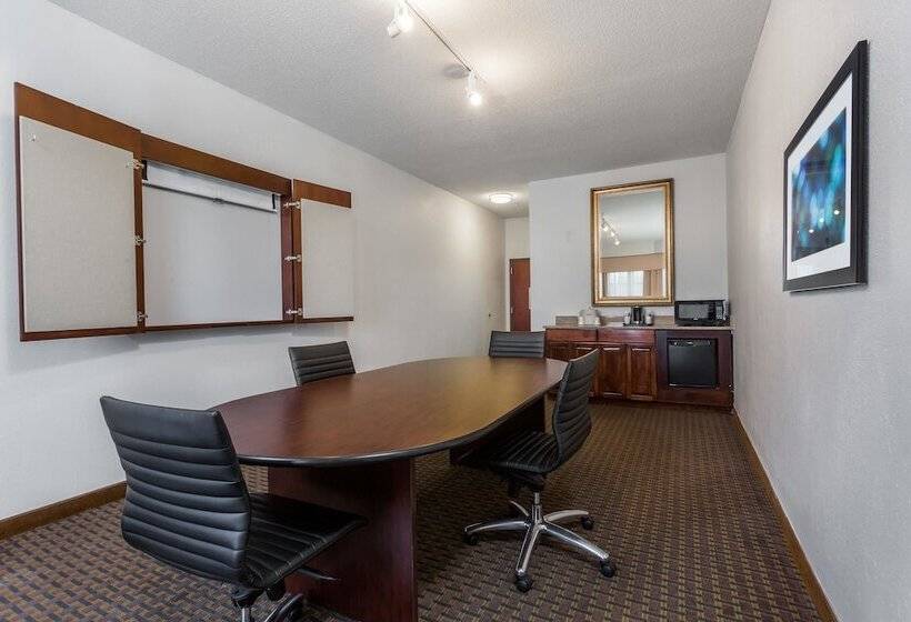 Отель Wingate By Wyndham High Point