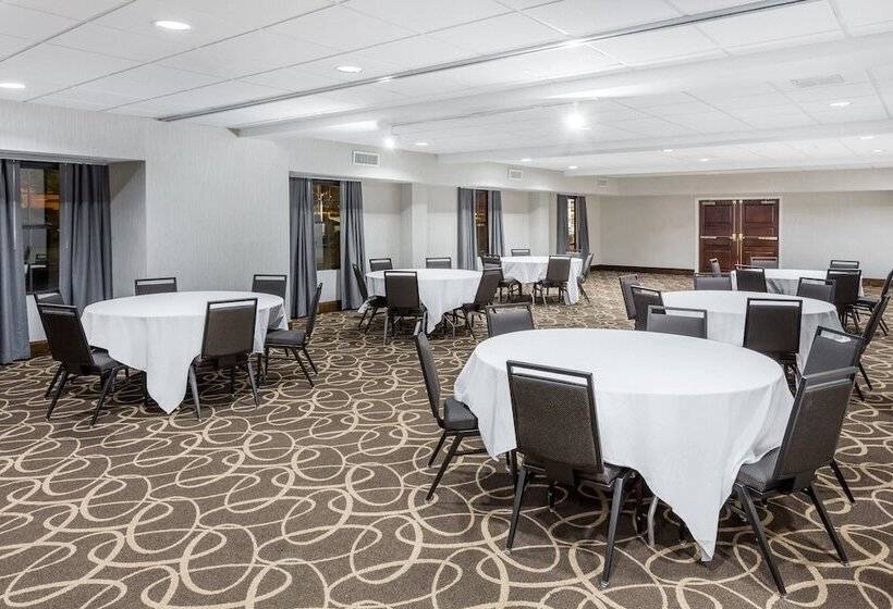 Отель Wingate By Wyndham High Point