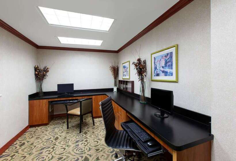 ホテル Wingate By Wyndham Houston / Willowbrook