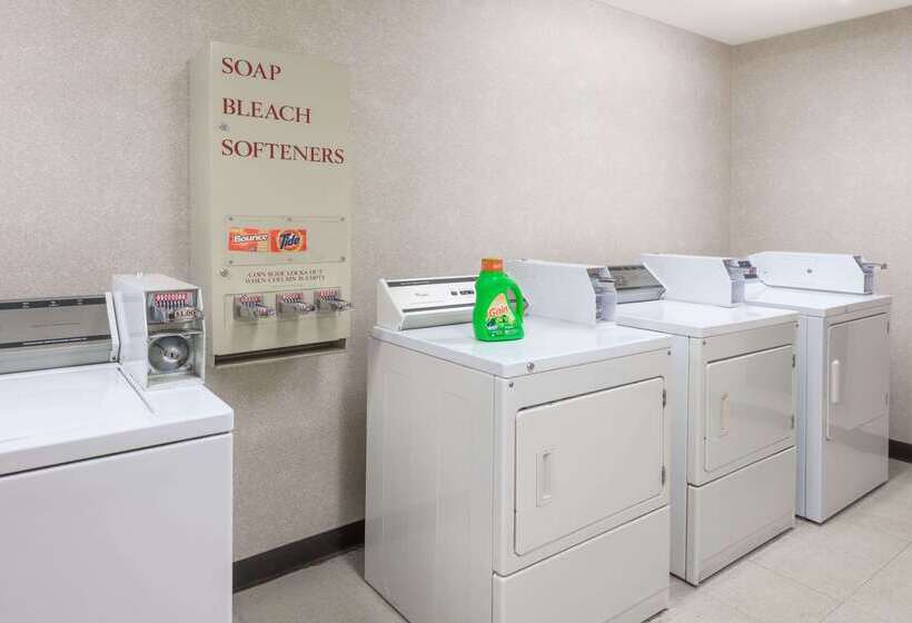 בית מלון כפרי Wingate By Wyndham Airport   Rockville Road