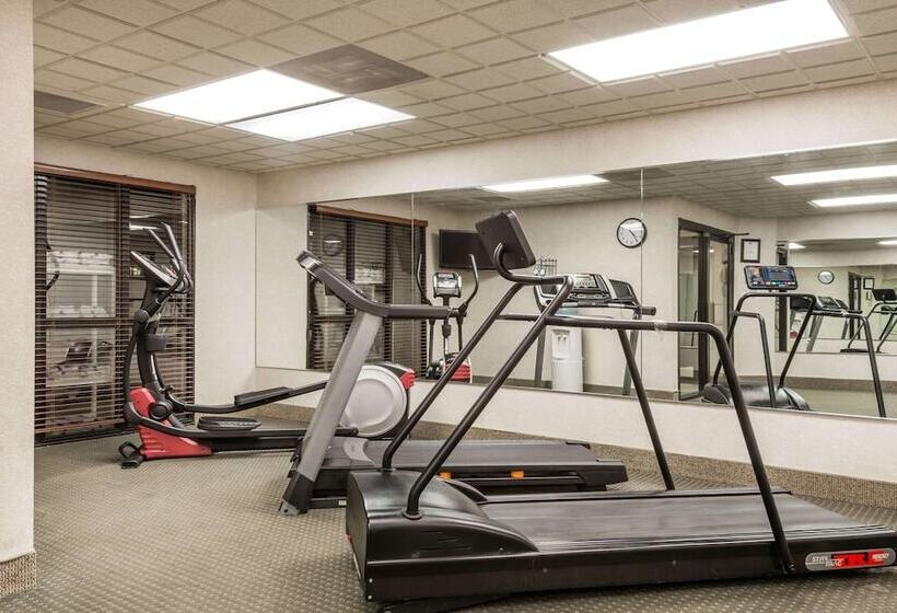 בית מלון כפרי Wingate By Wyndham Airport   Rockville Road