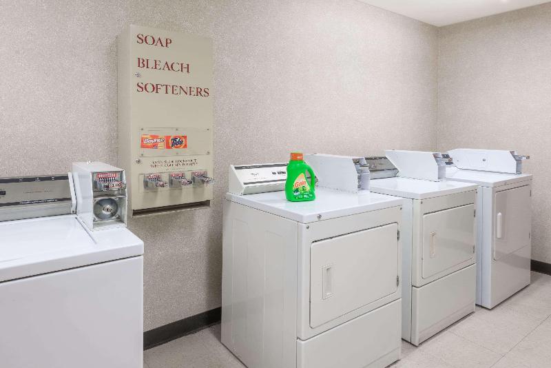 בית מלון כפרי Wingate By Wyndham Airport   Rockville Road