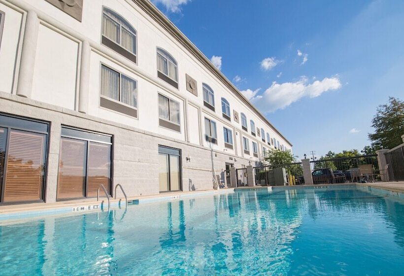 هتل Wingate By Wyndham Montgomery