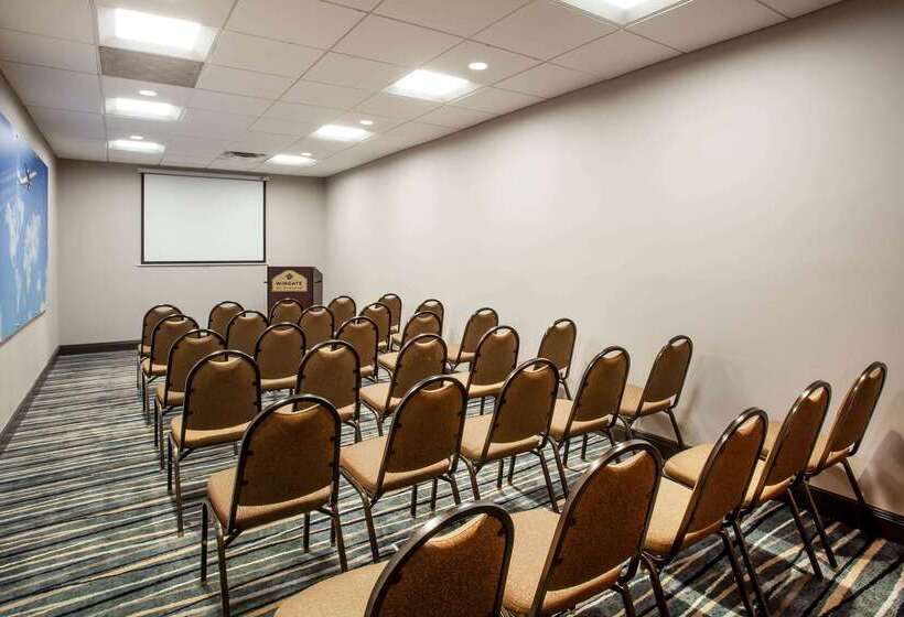 בית מלון כפרי Wingate By Wyndham   Orlando International Airport  Free Hot Breakfast