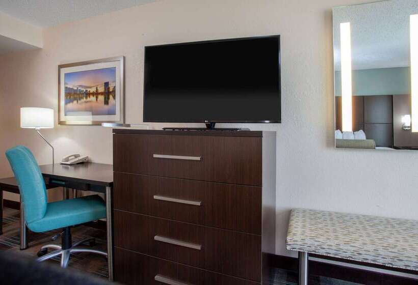 בית מלון כפרי Wingate By Wyndham   Orlando International Airport  Free Hot Breakfast