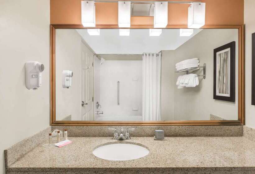 فندق Wingate By Wyndham West Monroe