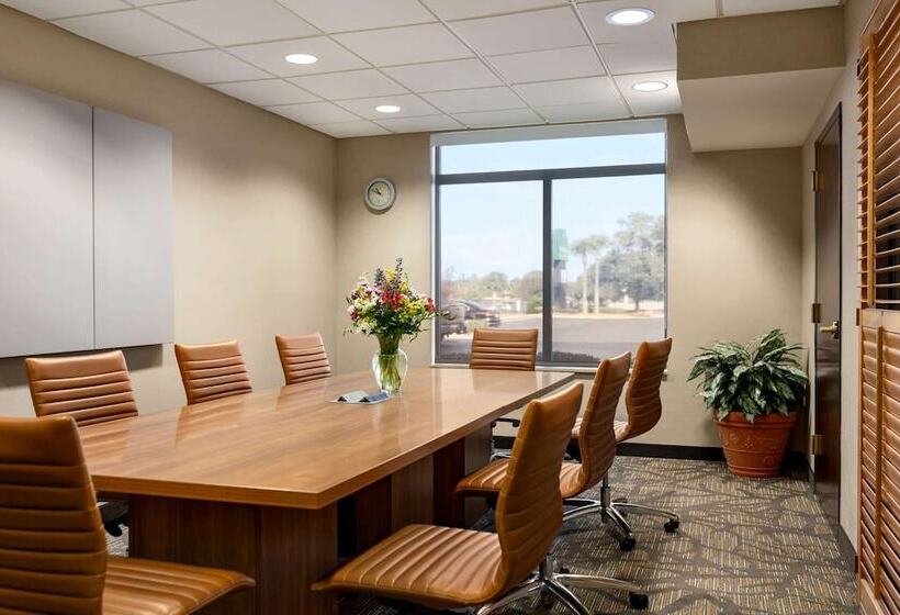 בית מלון כפרי Wingate By Wyndham Wilmington