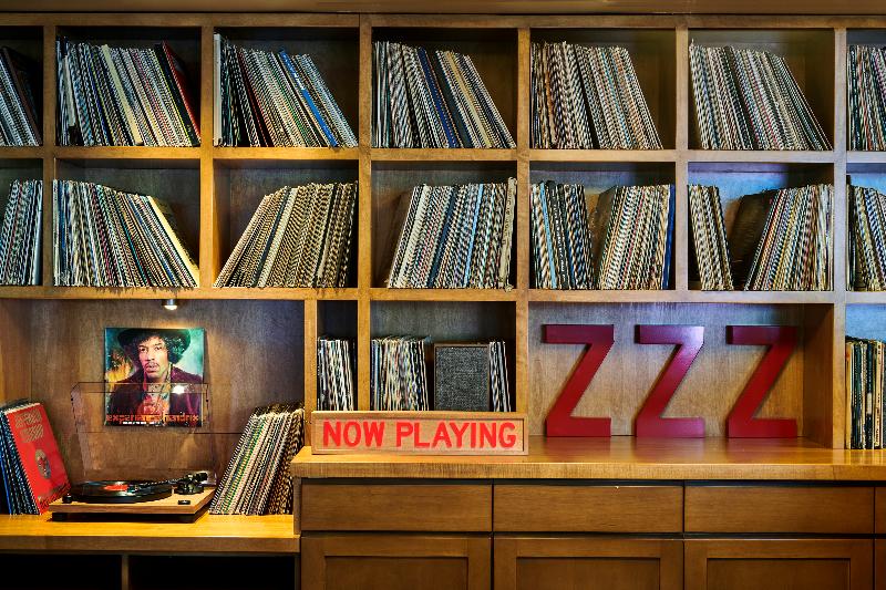 Отель Ziggy Los Angeles