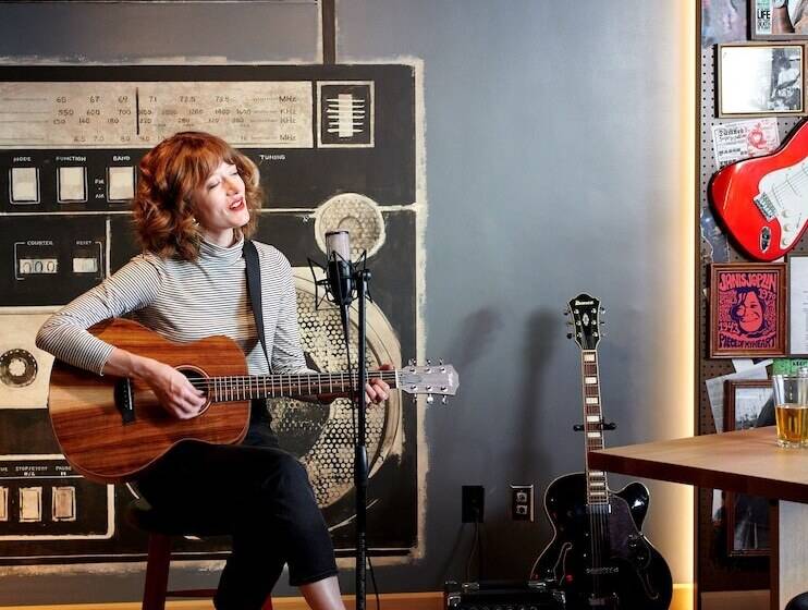 Отель Ziggy Los Angeles