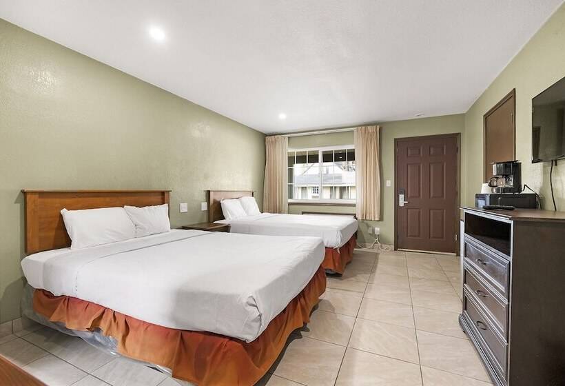 فندق على الطريق Safari Inn  Chico