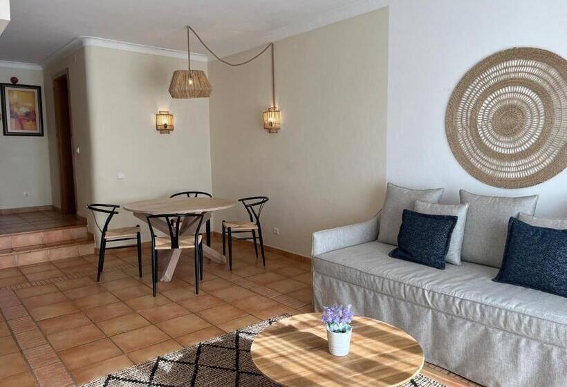 استراحتگاه Pestana Palm Gardens