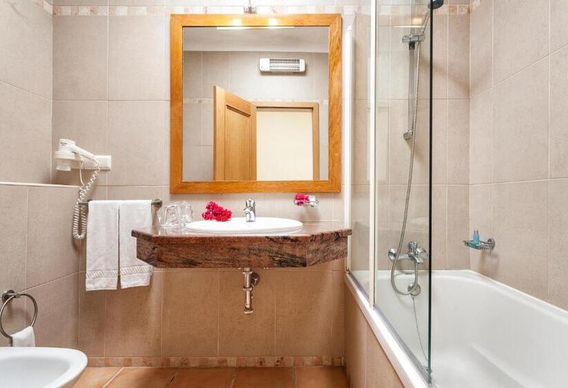 استراحتگاه Pestana Palm Gardens