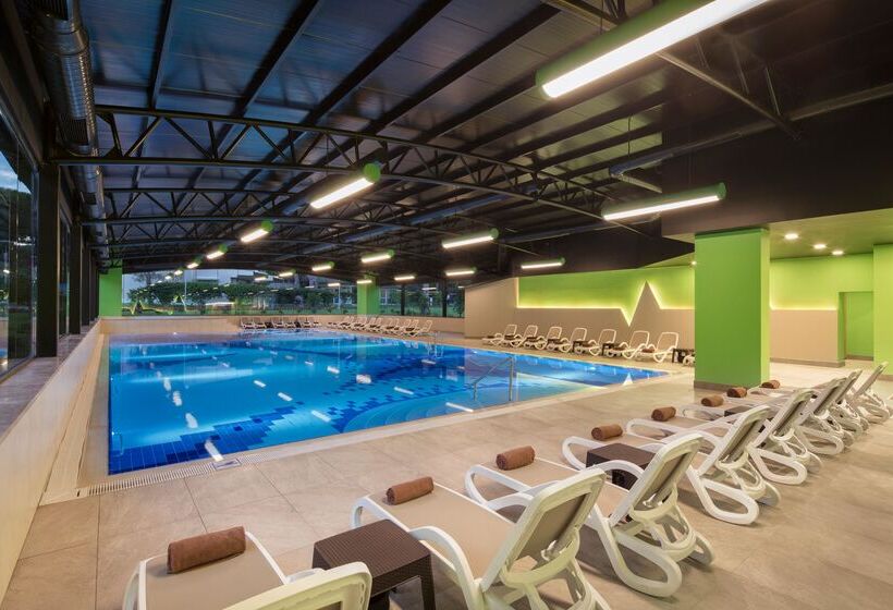 منتجع Pine Beach Belek