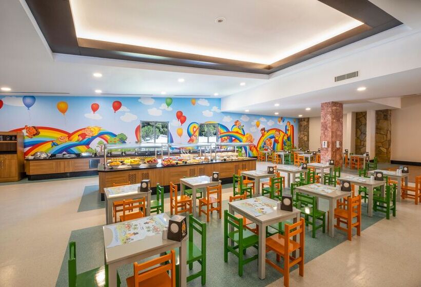 منتجع Pine Beach Belek