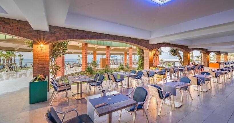 منتجع Pine Beach Belek