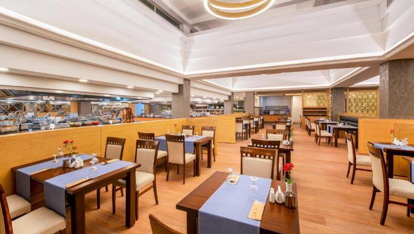 منتجع Pine Beach Belek