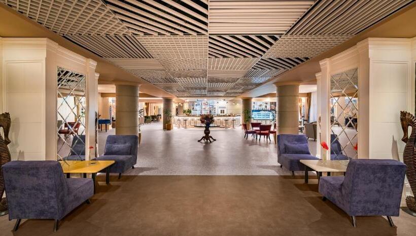 منتجع Pine Beach Belek