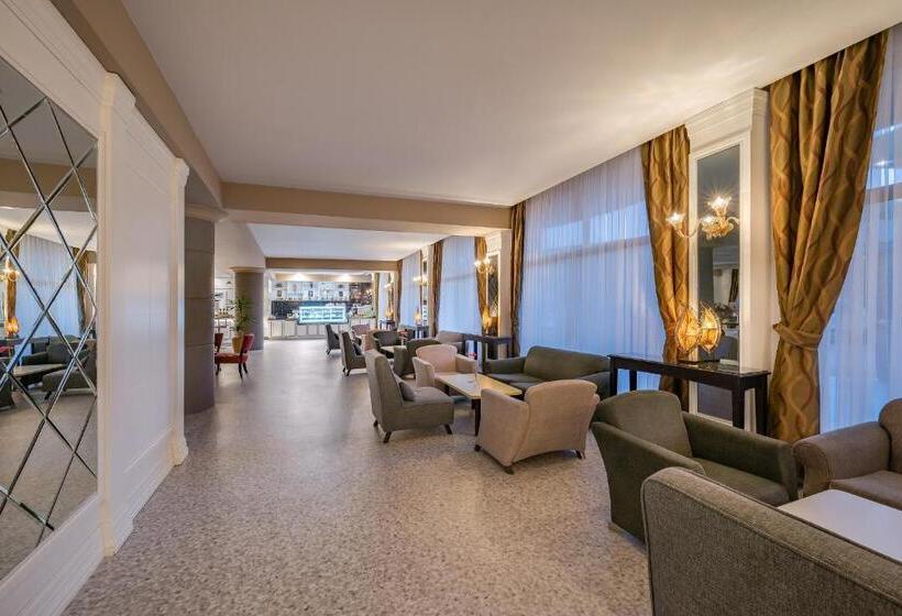 منتجع Pine Beach Belek