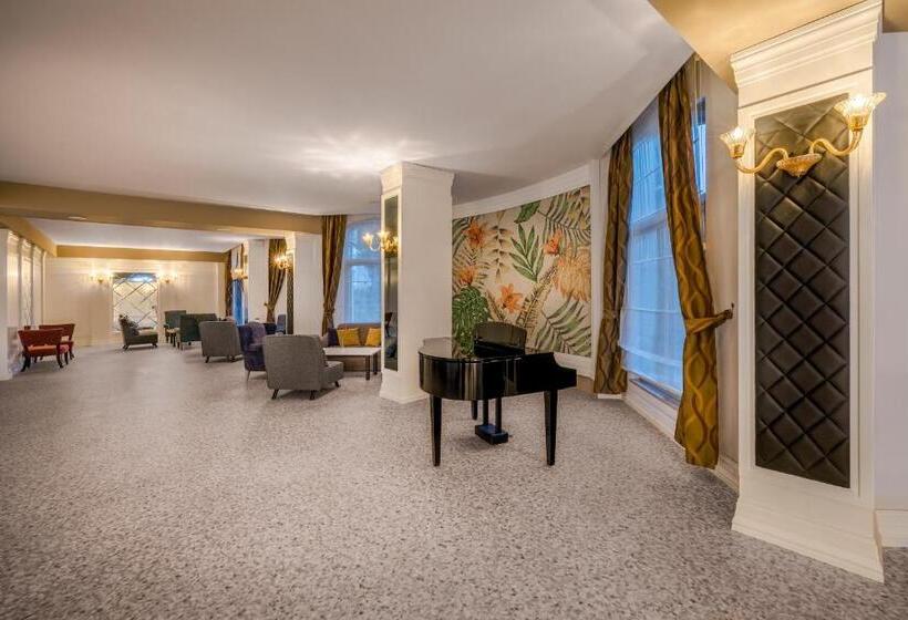 منتجع Pine Beach Belek