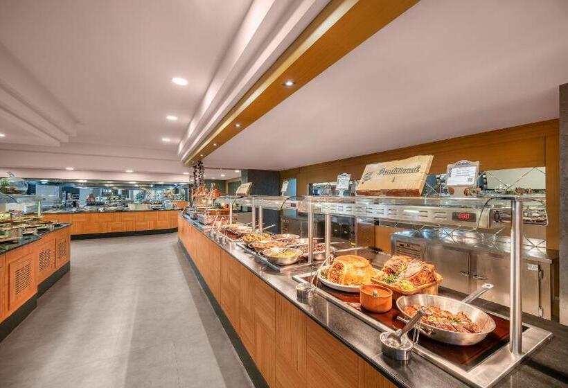 منتجع Pine Beach Belek