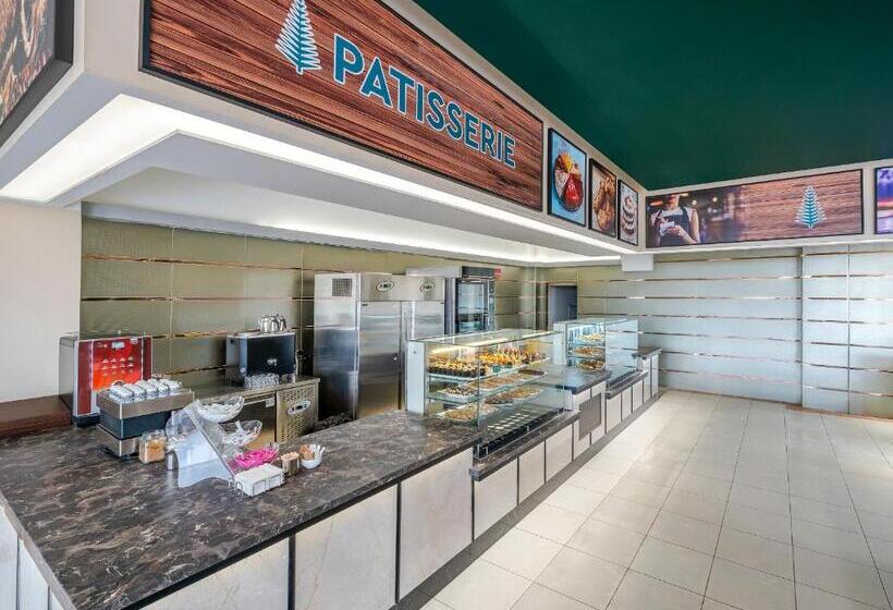 منتجع Pine Beach Belek