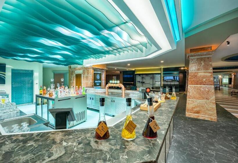 منتجع Pine Beach Belek