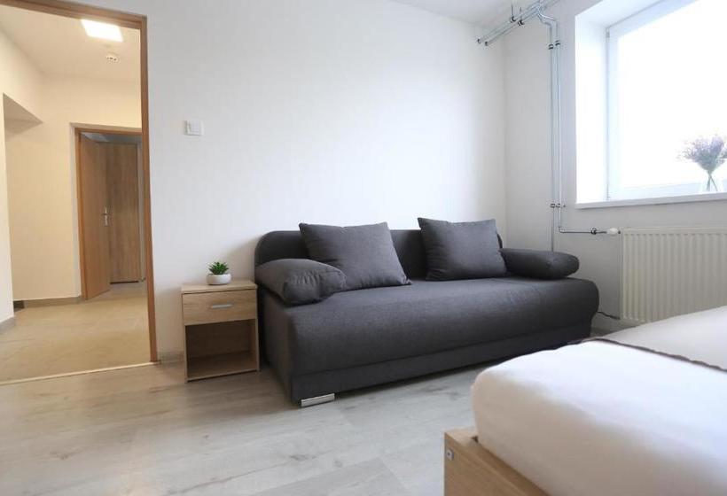 הוסטל Relax Center