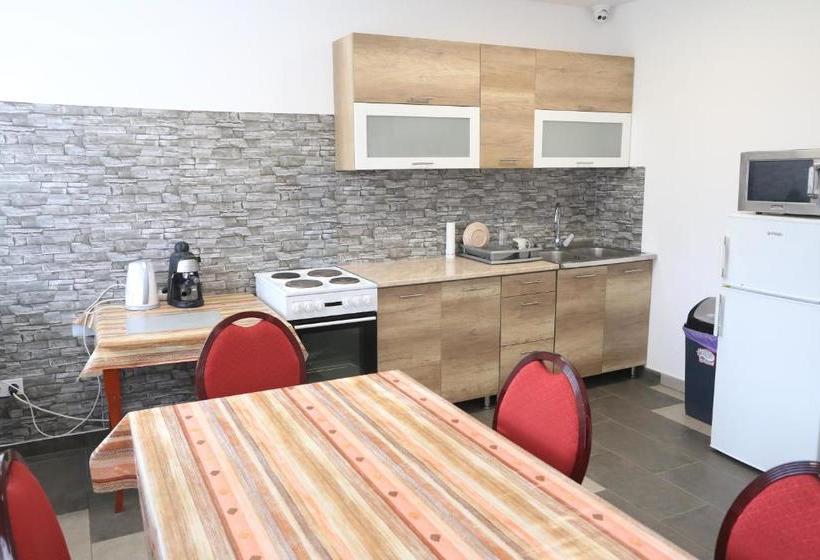 הוסטל Relax Center