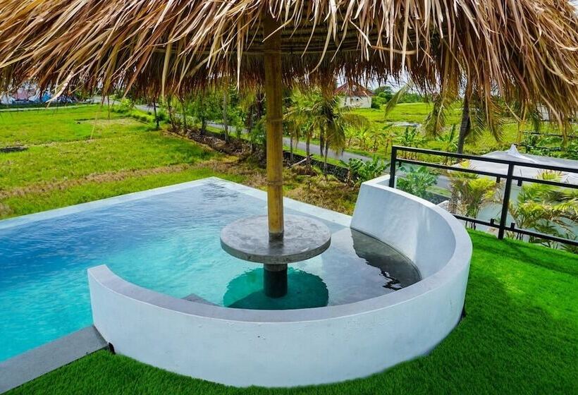 הוסטל Swell Hotel, Pool Bar & Restaurant