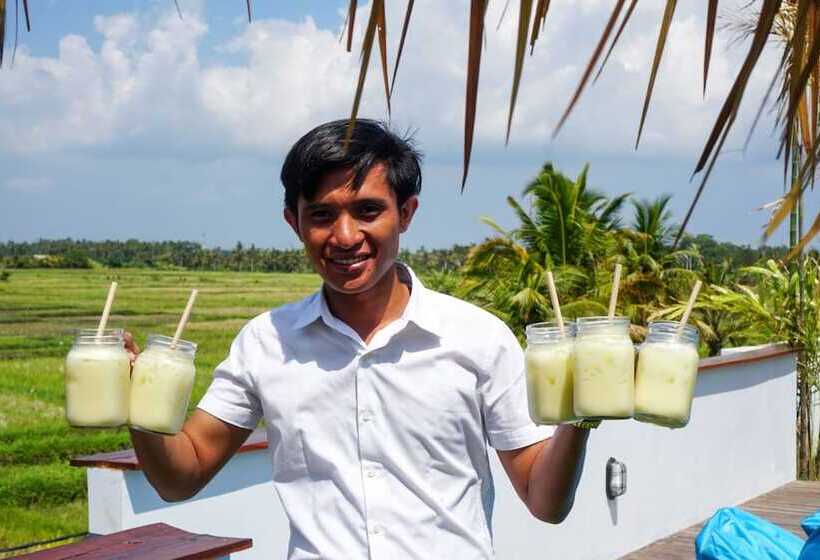 הוסטל Swell Hotel, Pool Bar & Restaurant