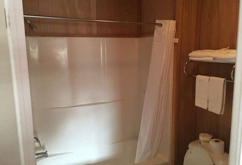 旅馆 Whispering Creek Lodging & Rv Resort