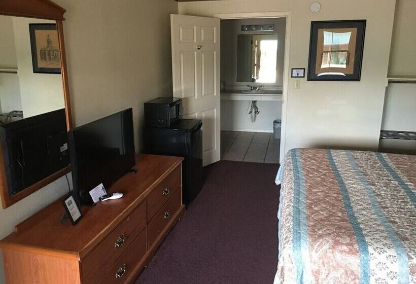 旅馆 Whispering Creek Lodging & Rv Resort