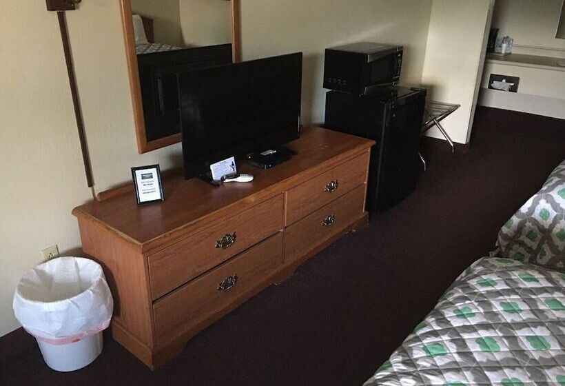 旅馆 Whispering Creek Lodging & Rv Resort