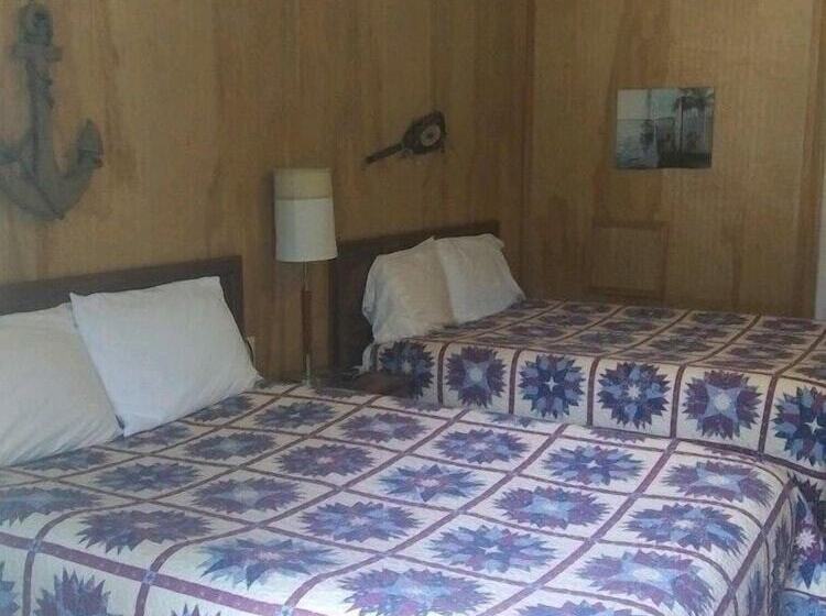 旅馆 Whispering Creek Lodging & Rv Resort